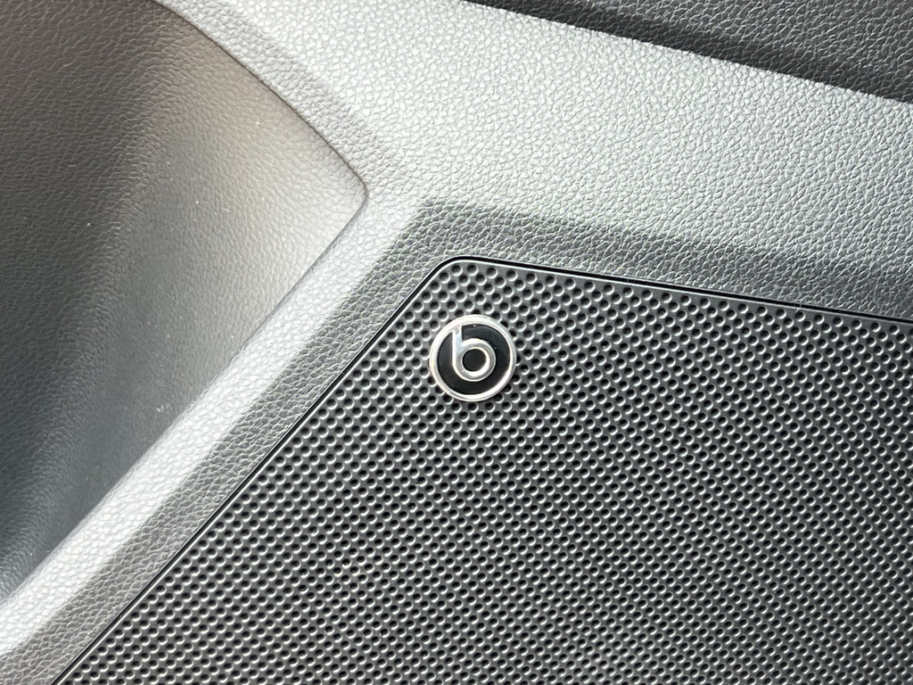 46496072-10.jpg