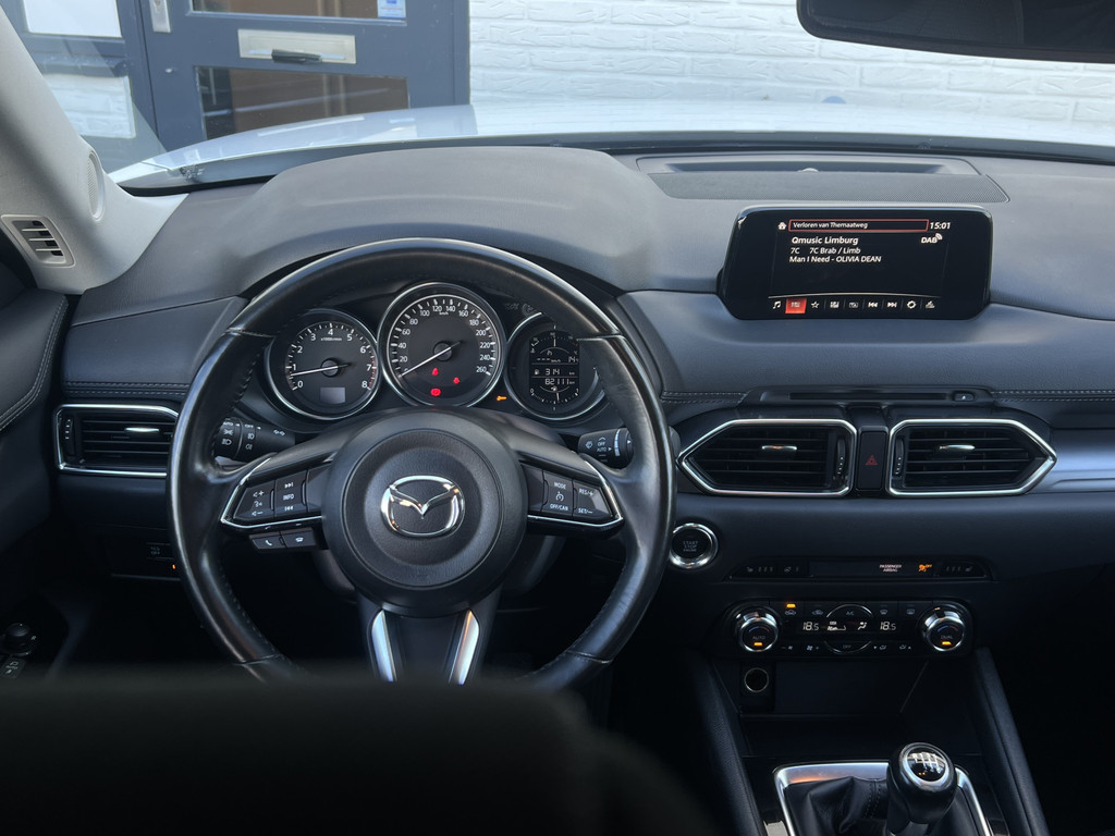 47918866-9.jpg