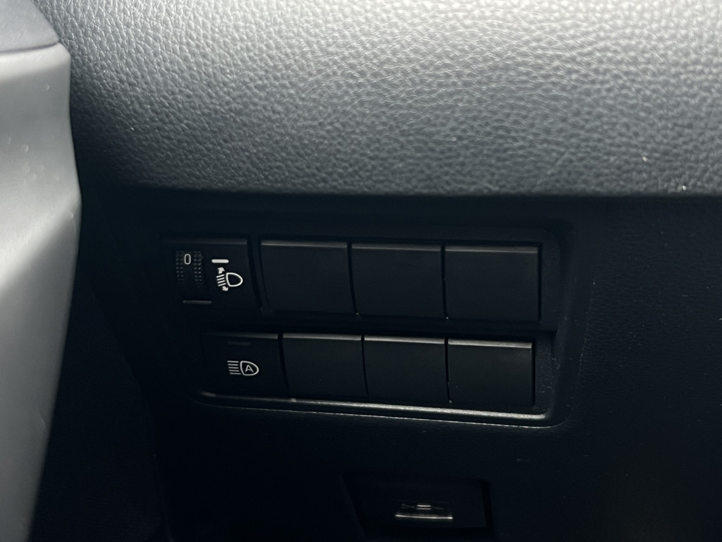 48327151-7.jpg